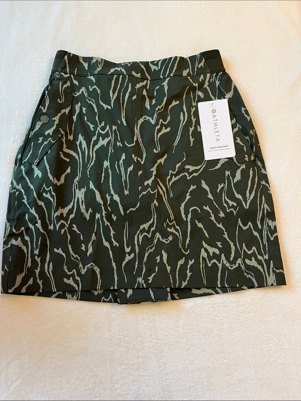 Athleta Skort Olive Green Abstract Print size 4